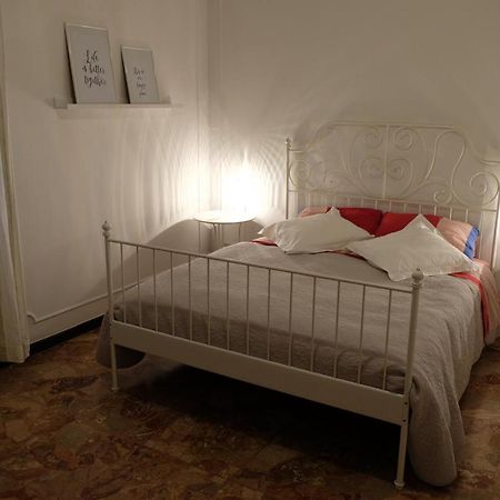 Apartmán Spaziosa Matrimoniale Nel Centro Di Modena Exteriér fotografie