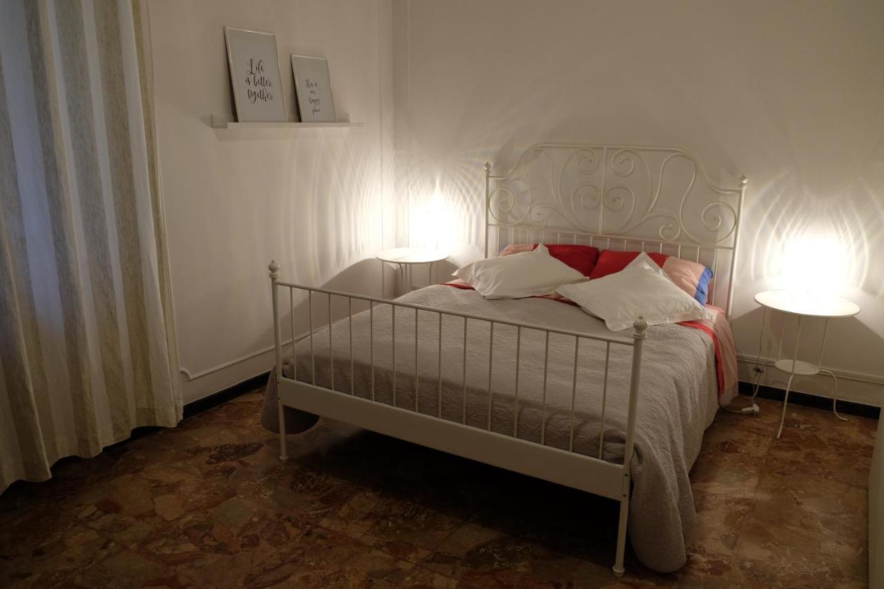 Apartmán Spaziosa Matrimoniale Nel Centro Di Modena Exteriér fotografie