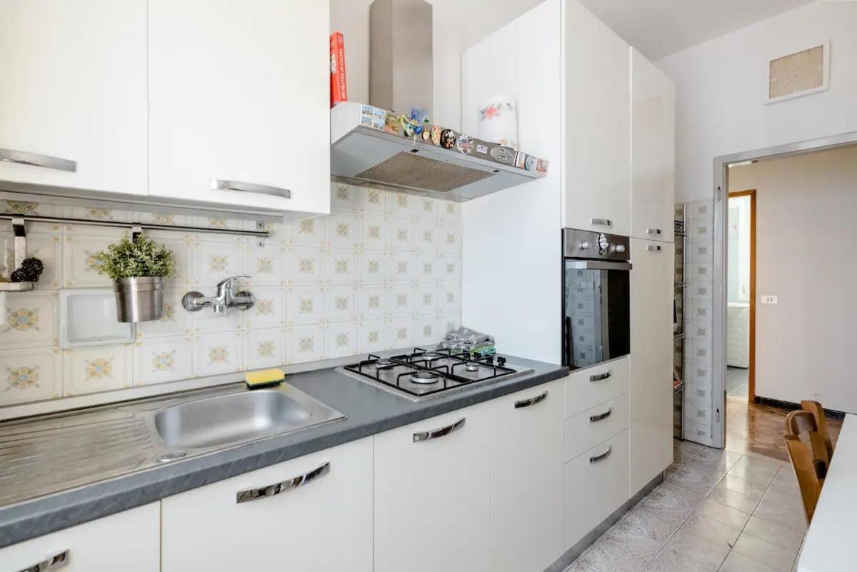 Apartmán Spaziosa Matrimoniale Nel Centro Di Modena Exteriér fotografie