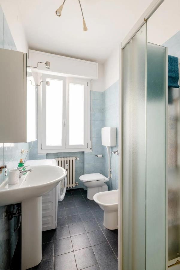 Apartmán Spaziosa Matrimoniale Nel Centro Di Modena Exteriér fotografie